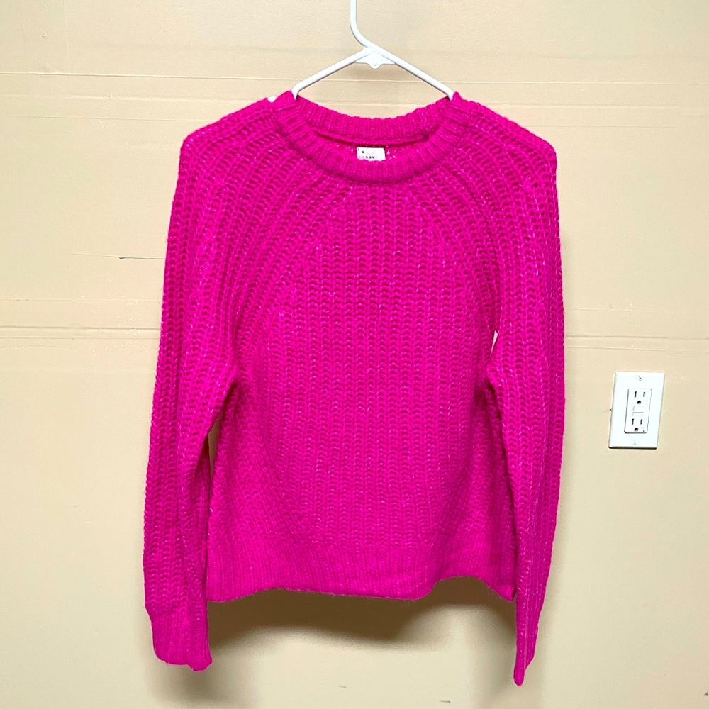 Women’s sweater brand new never warn